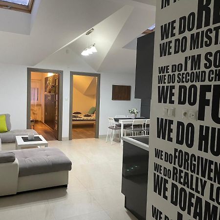 Apartament Rodzinny Ostrowiec Sw Ostrowiec Świetokrzyski Exterior foto