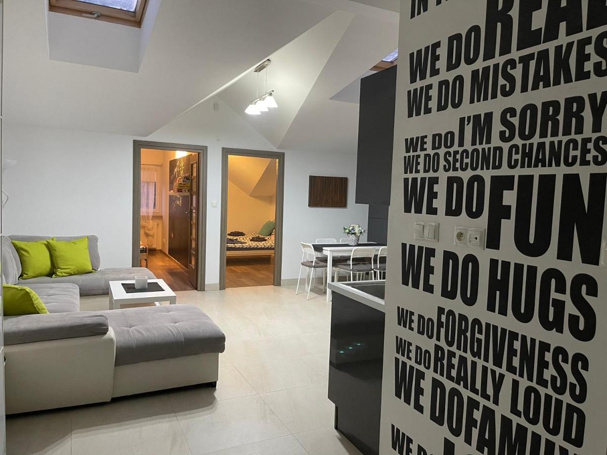 Apartament Rodzinny Ostrowiec Sw Ostrowiec Świetokrzyski Exterior foto